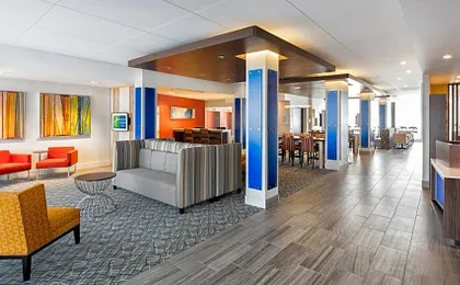 Holiday Inn Express & Suites East Peoria - Riverfront By IHG