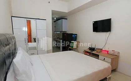 RedLiving Apartemen Skylounge Tamansari - Vanez Room