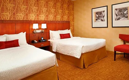 Courtyard by Marriott Chicago Naperville