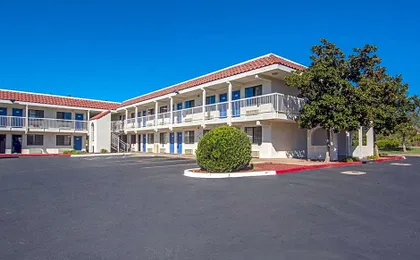 Motel 6 Redding, CA - South