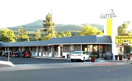 Highlander Motel