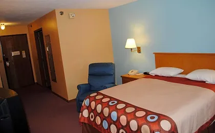 Super 8 by Wyndham Shipshewana