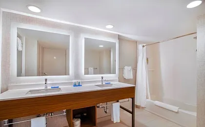 Holiday Inn Express-Langley By IHG