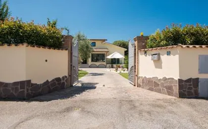 Casa dei Sogni villa with private pool and garden