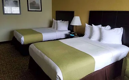 Best Western Crossroads Inn