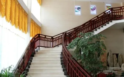 Promenade Hotel