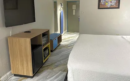 Days Inn by Wyndham Jersey City