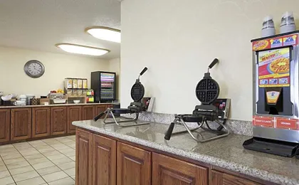 Country Inn & Suites by Radisson Bismarck Waterpark
