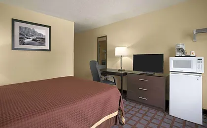 Super 8 by Wyndham Saginaw