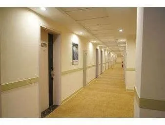 Super 8 Hotel Chaoyang Railway Station