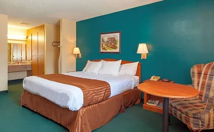 Americas Best Value Inn & Suites Bakersfield Central