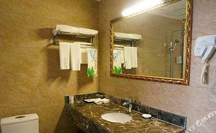 Yulong Hotel