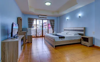I-Rovers Sports Bar & Hotel
