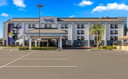 Spark by Hilton Bakersfield Central