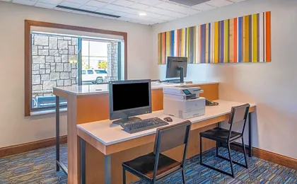 Holiday Inn Express Hotel & Suites Bismarck By IHG
