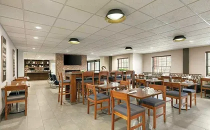 Four Points by Sheraton Raleigh Arena