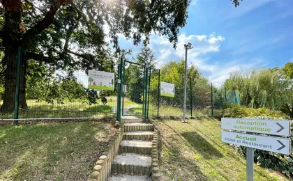 Entrance parc des deux lacs - Première Classe Villejust