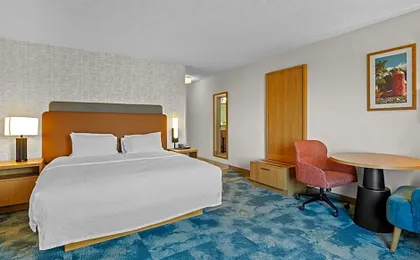 Hampton Inn & Suites Detroit-Canton
