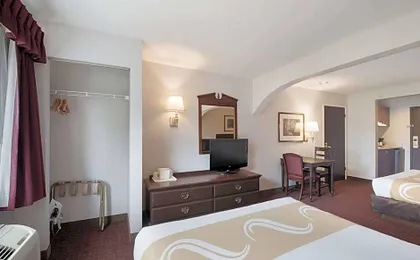 Quality Inn Grand Suites Bellingham