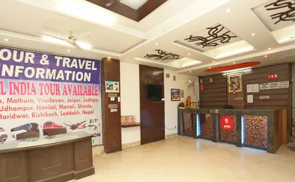 OYO 9726 Hotel Aura Palace Deluxe
