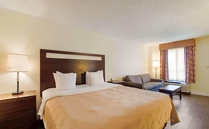 Quality Inn & Suites Conference Center Statesboro Historic District