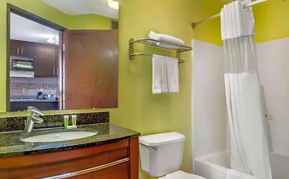 Days Inn & Suites by Wyndham Rocky Mount Golden East