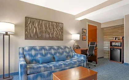 Comfort Suites near Birkdale Village - Huntersville