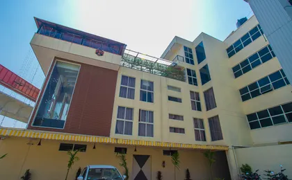 OYO 22837 Chairmen's Hotel
