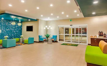 La Quinta Inn & Suites by Wyndham Cotulla