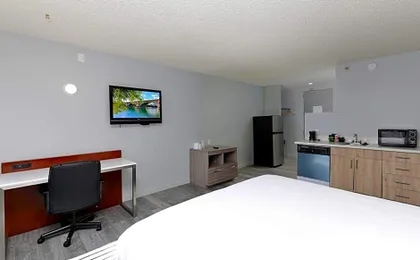 Studio 6 Suites Lake Havasu City AZ