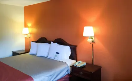 Knights Inn Opelika