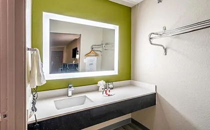 Super 8 by Wyndham San Antonio/Riverwalk Area