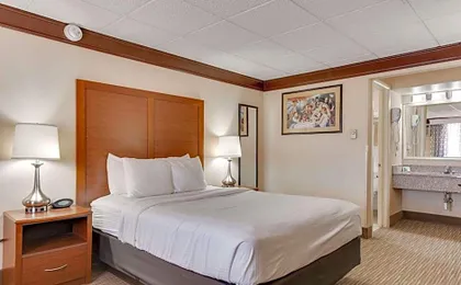 Best Western Movie Manor