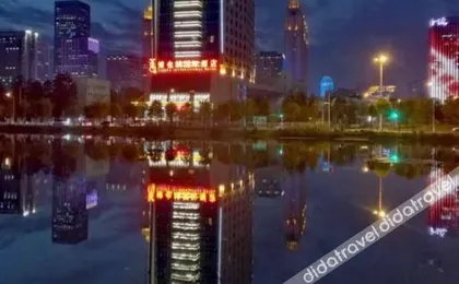 Vienna International Hotel (Wuhan Wuchang Riverfront Jiyuqiao Subway Station Branch）