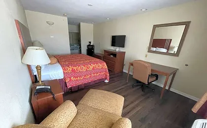 Riviera Inn and Suites
