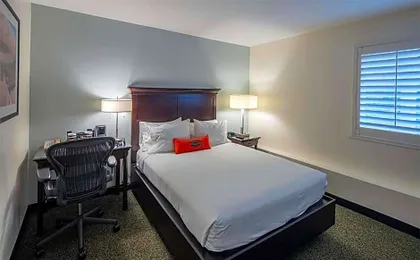 Collegian Hotel & Suites, Trademark Collection by Wyndham