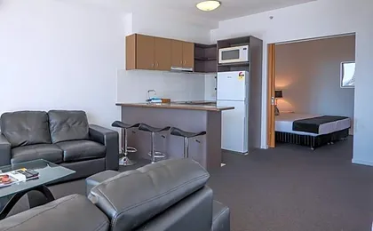 Broadbeach Savannah Resort