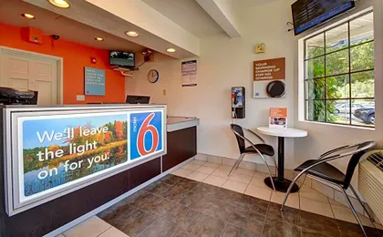 Motel 6-Wethersfield, CT - Hartford