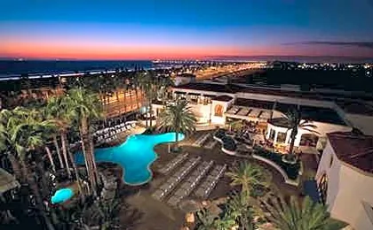 The Waterfront Beach Resort, A Hilton Hotel