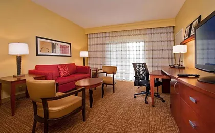 Courtyard by Marriott Richmond West