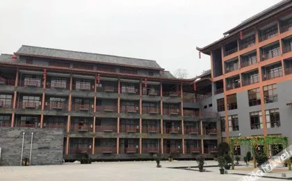 Yin Jiang Town Hotel