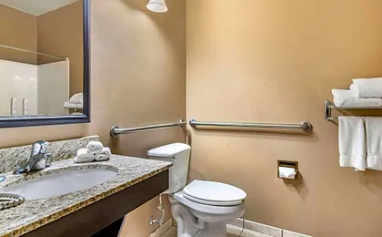 Clarion Pointe Medford