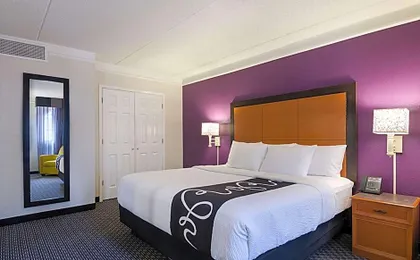 La Quinta Inn & Suites by Wyndham Miami Airport East