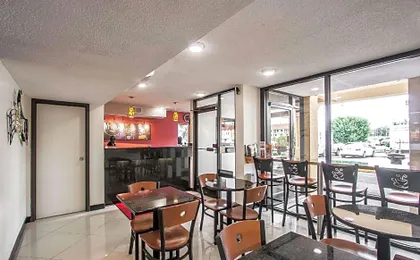 Econo Lodge Inn & Suites Memphis East