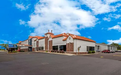 Suburban Studios Milwaukee Airport