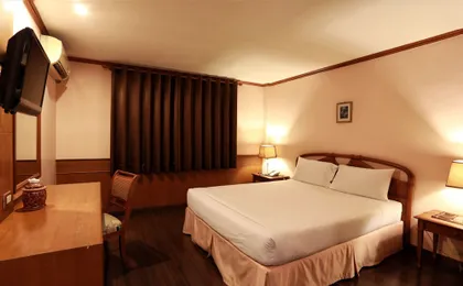 Travel Lodge Suriwongse - Adult only