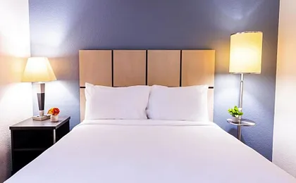 Sonesta Simply Suites Detroit Troy