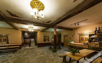 Jiaju Zangzhai Luobu Homestay