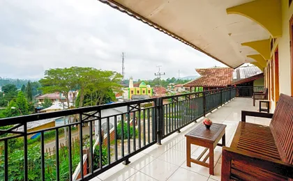 Super OYO 2961 Artana Bed & Breakfast