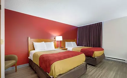 Econo Lodge Inn & Suites Escanaba North